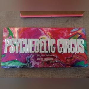 Jeffree Starr eyeshadow pallette